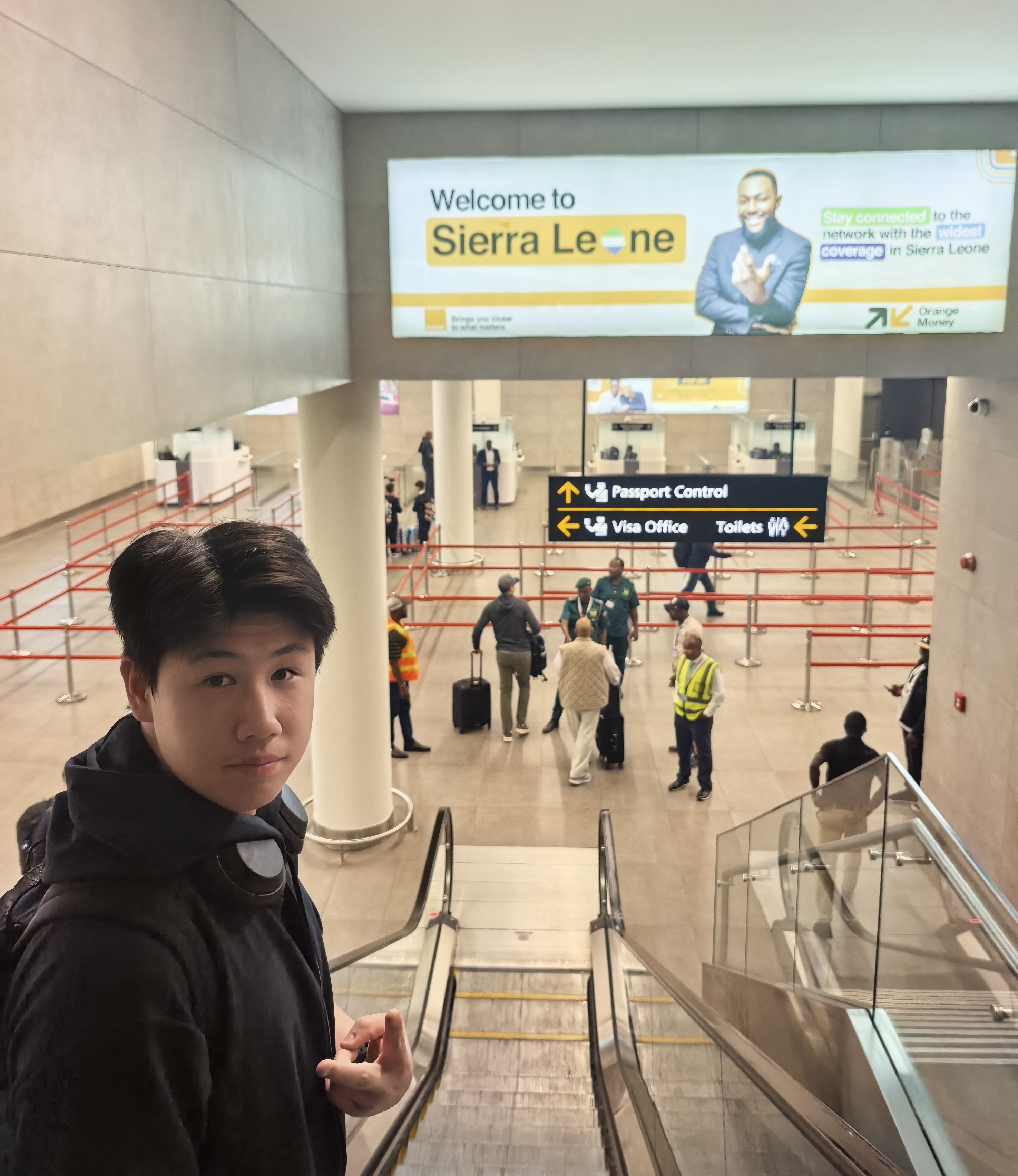 Baby Zebra founder Jacky Chang travelled from Australia to Sierra Leone to organise and attend the inaugural Baby Zebra Primary and Secondary School Pupils' Art Competition awards ceremony.                                              2 January 202